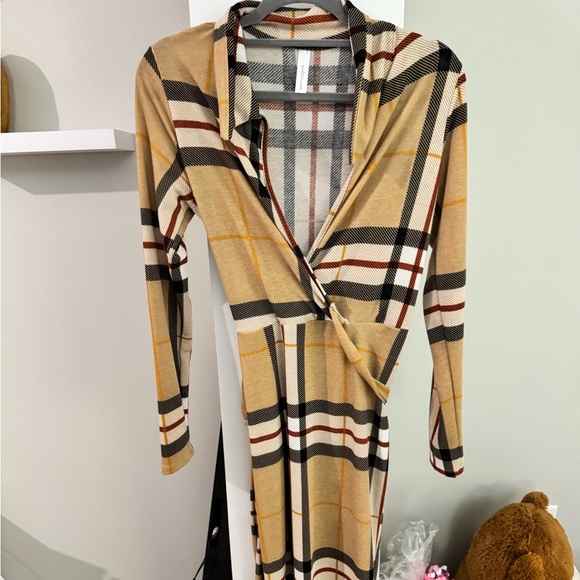 Plaid Long Sleeve Slim Fitted Belted Dress NWOT - Picture 4 of 9